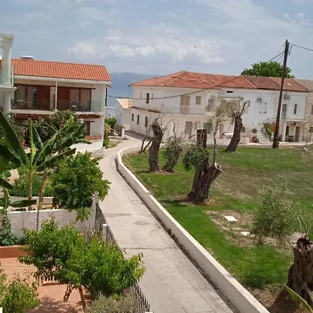 Elenas Garden Кавос
