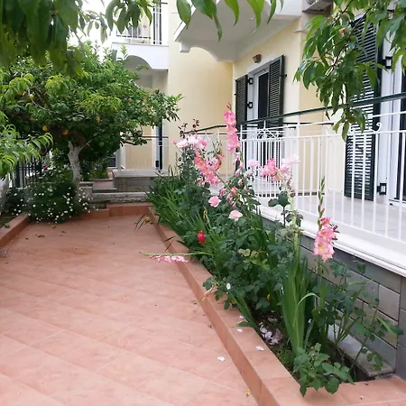 Апартаменты Elenas Garden *