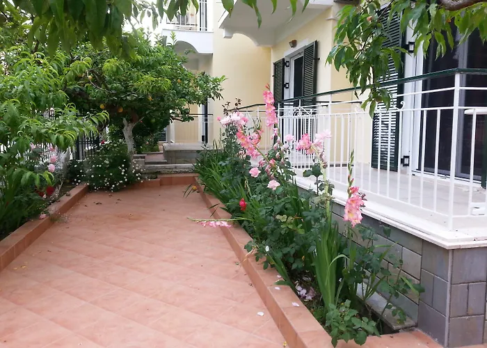 Apartament Elenas Garden *