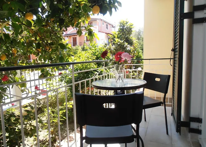 Lejlighed Elenas Garden *