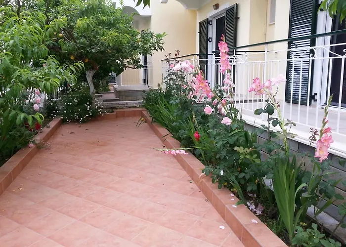 Elenas Garden *