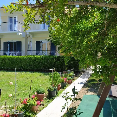 Elenas Garden Apartment