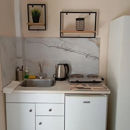 Elenas Garden Apartment *