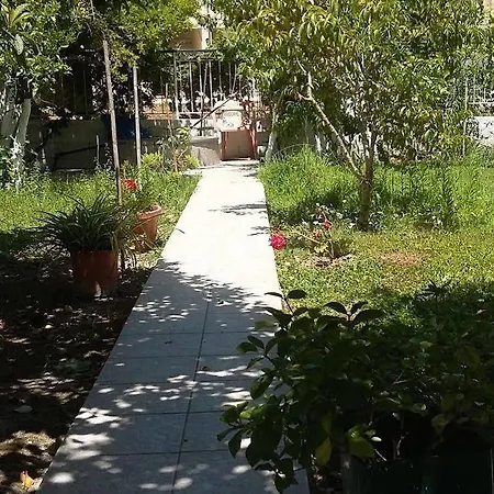 Elenas Garden Apartment