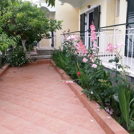 Elenas Garden *